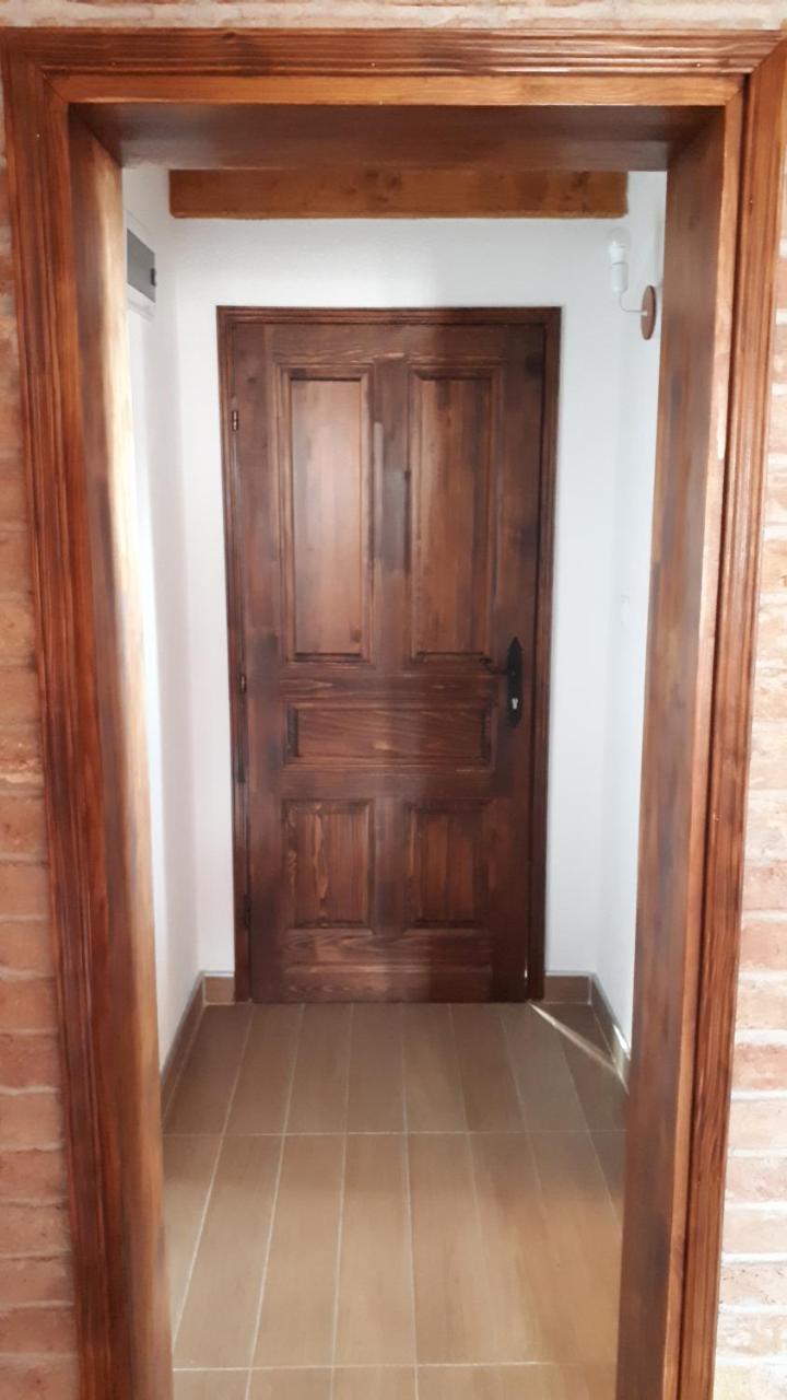 Bed and Breakfast Konoba Ognjiste à Sokolac  Extérieur photo