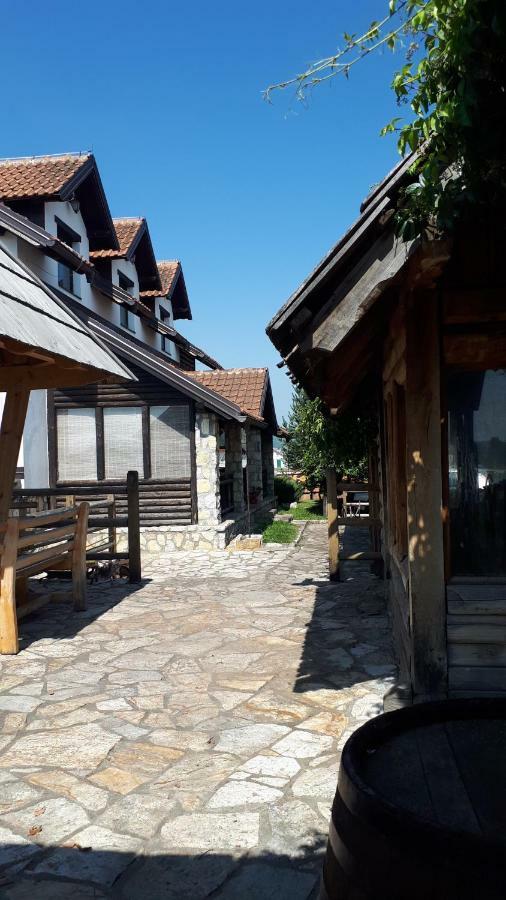 Bed and Breakfast Konoba Ognjiste à Sokolac  Extérieur photo